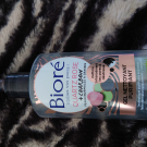 Swatch de attilatyron : Gel Nettoyant Purifiant Quartz Rose   Charbon, Bioré