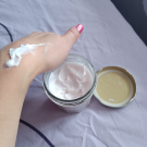 Swatch de Lilymi : Crème corps fondante à la noix de coco et au litchi, Blancrème