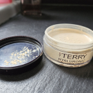 Swatch de Chamallow_mallow : Hyaluronic hydra-powder tinted, By Terry