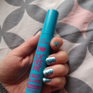 Swatch de Lilymi : I love extrême crazy volume waterproof, Essence