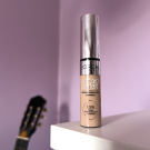 Swatch de Jade : Correcteur / Anti-Cernes Soin Correcteur Accord Parfait, L'Oréal Paris