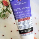 Swatch de aloe2 : Lait-Sérum Corps Visibly Renew, Neutrogena