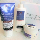 Swatch de aloe2 : Lait-Sérum Corps Visibly Renew, Neutrogena