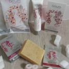 Swatch de Sanamaiss : Ma Jolie Peau Crème Hydratante & Rééquilibrante, Omum