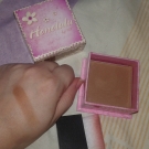 Swatch de satine04100 : Honolulu Bronzer, W7 Cosmetics
