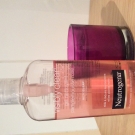 Swatch de Lou34540 : Gel Nettoyant Pamplemousse Rose Visibly Clear, Neutrogena