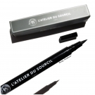 Swatch de Beauty Moodboard : Sublimliner Eyeliner Feutre, L'Atelier du Sourcil