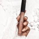 Swatch de CHLOEG25 : Liquid Matte - Rouge à Lèvres liquide mat, Huda Beauty