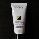 Swatch de Sa-ku-rah : Dermablend Fond de Teint Fluide Correcteur, Vichy