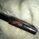 Swatch de Julietrn_ : They're Real! - Mascara volumateur et allongeant, Benefit Cosmetics