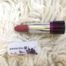 Swatch de Louisem9 : Rouge à lèvres - Luminelle, Yves Rocher