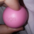 Swatch de Leyna : Baume à Lèvres Smoothie Sphere Lip Balm, Eos