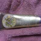 Swatch de Agatha122 : Crème mains Fraise, The Body Shop