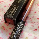 Swatch de Léa lastar : Everlasting Liquid Lipstick - Rouge à lèvres liquide, KAT VON D BEAUTY