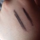 Swatch de tonychris : Crayon Khôl, Yves Rocher