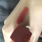 Swatch de faraha : Rouge édition velvet, Bourjois