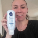 Swatch de lauriie31 : Démaquillant sous la Douche Tous Types de Peaux, Nivea