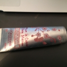 Swatch de CamilleCh29 : Crème Mains Fleurs de Cerisier, L'Occitane