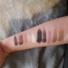 Swatch de Blondie de po : Nude Dude, theBalm