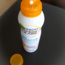 Swatch de Stephy22100 : Brume Toucher Sec Ambre Solaire Sensitive Expert 50, Garnier