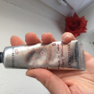 Swatch de  : Crème Mains Fleurs de Cerisier, L'Occitane