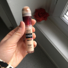 Swatch de  : Instant Anti Age l'Effaceur Yeux, Maybelline New York