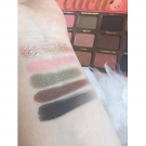 Swatch de Ot_tawa : Sweet Peach Palette de fards à paupières, Too Faced