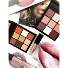 Swatch de Ot_tawa : Essentials Eye Palette - Palettes d'ombres à paupières, Huda Beauty