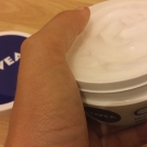 Swatch de jennyfer_pnz : Nivea Care Crème Visage et Corps Nutrition Intense, Nivea