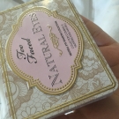 Swatch de solenecha : Natural Eyes Collection - Palette de fards à paupières, Too Faced