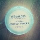 Swatch de JuuCats : Natural Compact Powder, Benecos