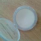 Swatch de JuuCats : Natural Compact Powder, Benecos