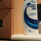 Swatch de Zeyno : Shampooing Antipelliculaire Lisse et Soyeux 2 en 1, Head & Shoulders