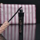 Swatch de A little Sy : Roller Lash, Benefit Cosmetics