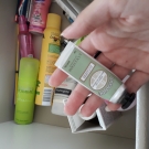 Swatch de 1234 : Crème Mains à Croquer Amande, L'Occitane