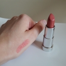 Swatch de saoju : Rouge crème hydratant, YVES ROCHER