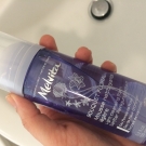 Swatch de Nanalas : Mousse Nettoyante Légère -  Bouquet Floral, Melvita