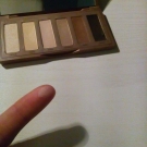 Swatch de Natty : Naked Basics Palette de fards à paupières, Urban Decay