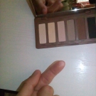 Swatch de Natty : Naked Basics Palette de fards à paupières, Urban Decay