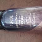 Swatch de Aruasiko : Après Beach Spray ondulation et brillance, Oribe