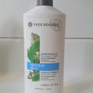 Swatch de cmllgnsln : Douceur - Shampooing Doux à l'Hamamélis - Soin Végétal Capillaire, Yves Rocher