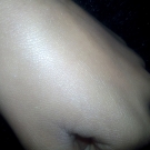 Swatch de Alison : Away We Glow - Illuminateur de Teint Liquide, NYX