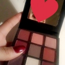 Swatch de Alison : Essentials Eye Palette - Palettes d'ombres à paupières, Huda Beauty