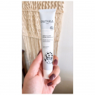 Swatch de L’étincelle de Jess : Crème Lactée Hydra-Apaisante, Patyka