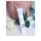 Swatch de L’étincelle de Jess : Crème Lactée Hydra-Apaisante, Patyka