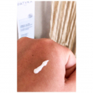 Swatch de L’étincelle de Jess : Crème Lactée Hydra-Apaisante, Patyka