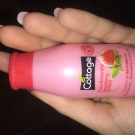 Swatch de Claire.agt : Douche Lait Revitalisante Fraise Menthe, Cottage