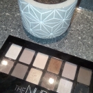 Swatch de Claire.agt : Palette ombre à paupières The Nudes, Maybelline New York