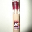 Swatch de NekoFloflo : Instant Anti Age l'Effaceur Yeux, Maybelline New York