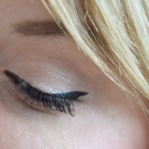 Swatch de alittleb : Sublimliner Eyeliner Feutre, L'Atelier du Sourcil